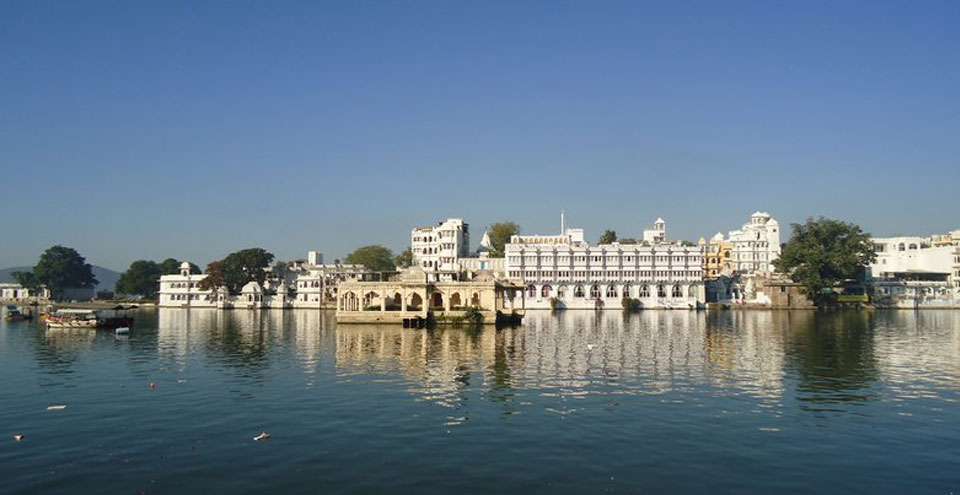 Visit Lake Pichola